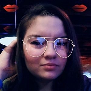 Meet your Posher, Marisa